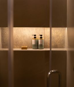 El Talón de Aquiles de tu Airbnb: Cuando un diseño perfecto se esconde tras malas fotos.